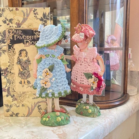 2 Paper Dolls Crochet Clothes Hats Stands Christmas Ornaments Wayne M. Kolenski - Picture 2 of 16